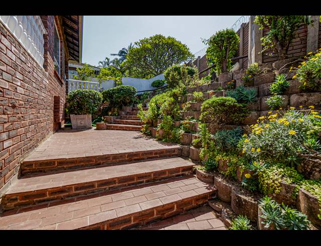 5 BEDROOM HOUSE SOLD IN BLUFF